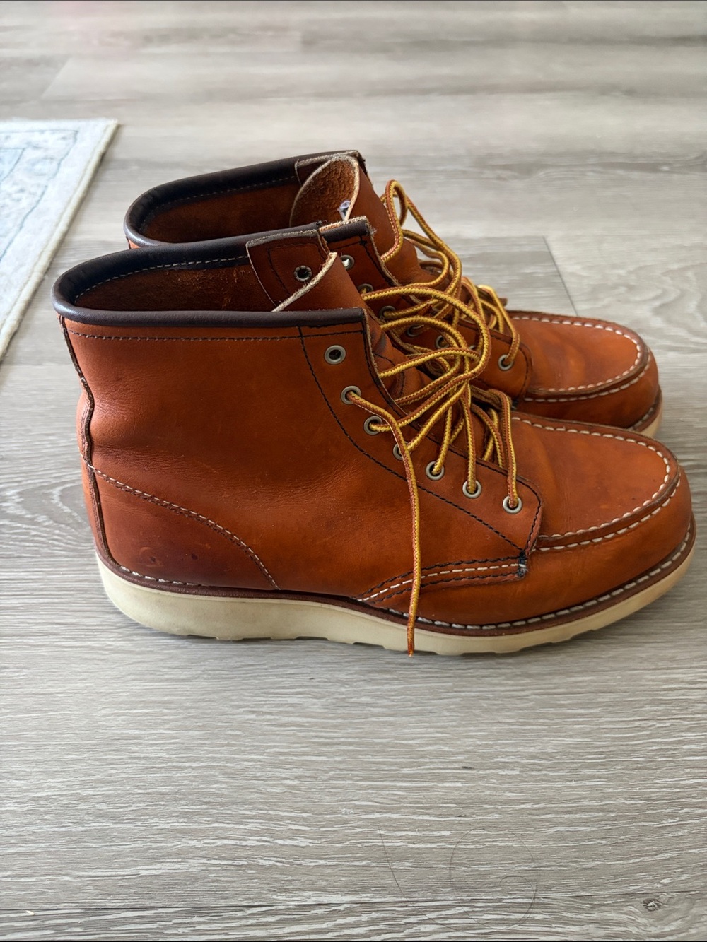 Classic Short 6” Moc Toe Boots in Oro Leather